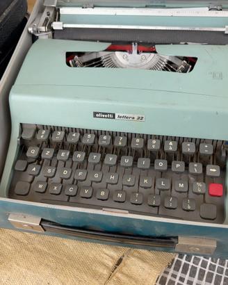 Olivetti lettera 32 con custodia originale