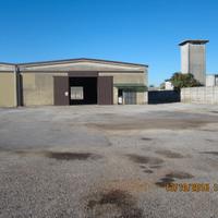 Capannoni da 780mq + ampia area di manovra