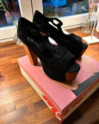 JEffrey Campbell estive 40