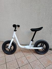 bicicletta senza pedali