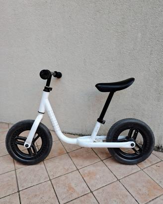 bicicletta senza pedali