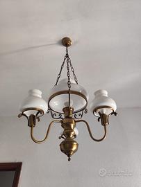 Lampadario in vetro e ottone