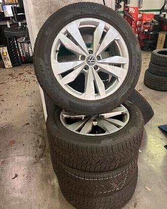 Cerchi in lega 19" VW ID4 con gomme invernali 80%