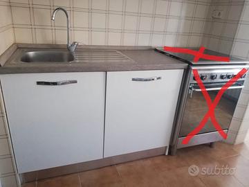 Cucina IKEA 1,50 mt con tavolo e sedie
