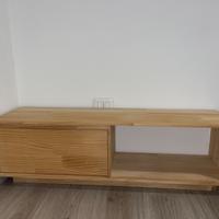 Mobile per tv in legno chiaro