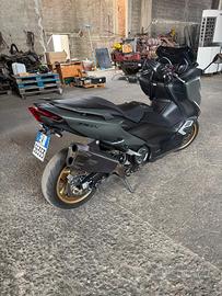 Tmax 560