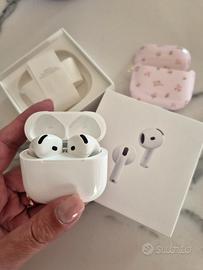Apple AirPods 4 con Cancellazione dei rumori. In g