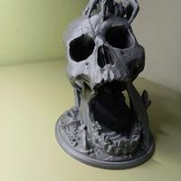 torre lancia dadi a forma di teschio per D&D