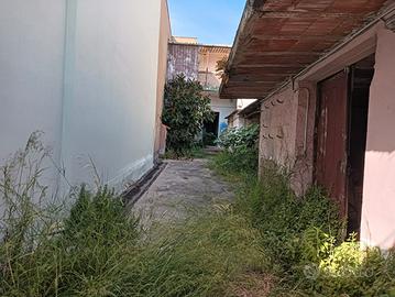 Uras - Indipendente interamente da ristrutturare