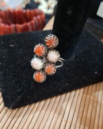 anello in argento e corallo