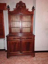 Credenza con vetrina