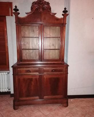 Credenza con vetrina