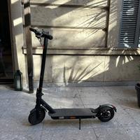 Monopattino elettrico Vivo