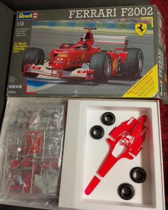 kit modello revell ferrari f2002 1/12