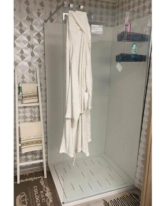 Box doccia con pateti in  Ocritec  CERASA BAGNI