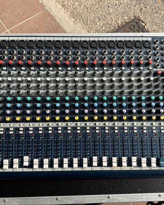 mix soundcraft 20 canali