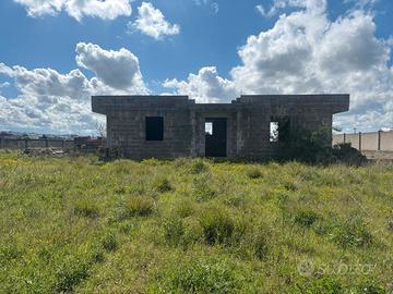 Immobile allo stato rustico con ampio deposito