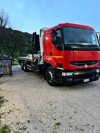 Autocarro camion con gru