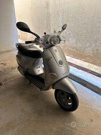 et4 150 vespa con ASI