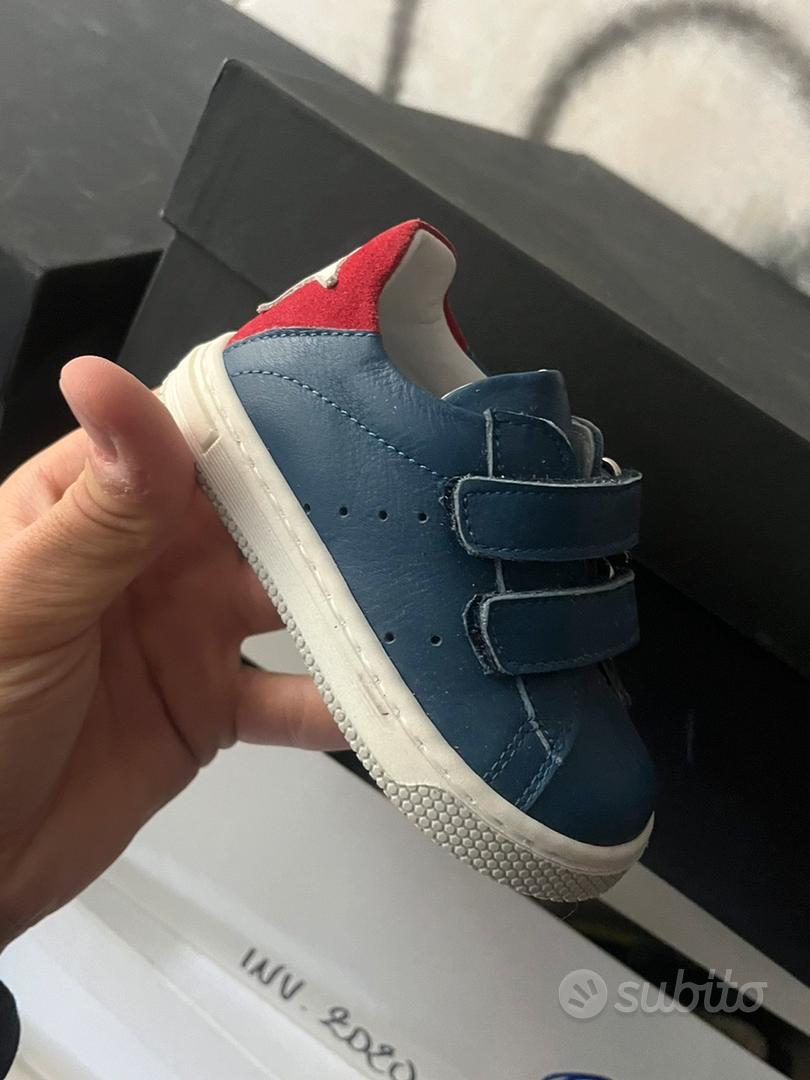Stock 200 paia scarpe bimbi Abbigliamento e Accessori In vendita