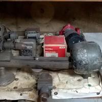 4 seghe ad arco e  una vecchia mola