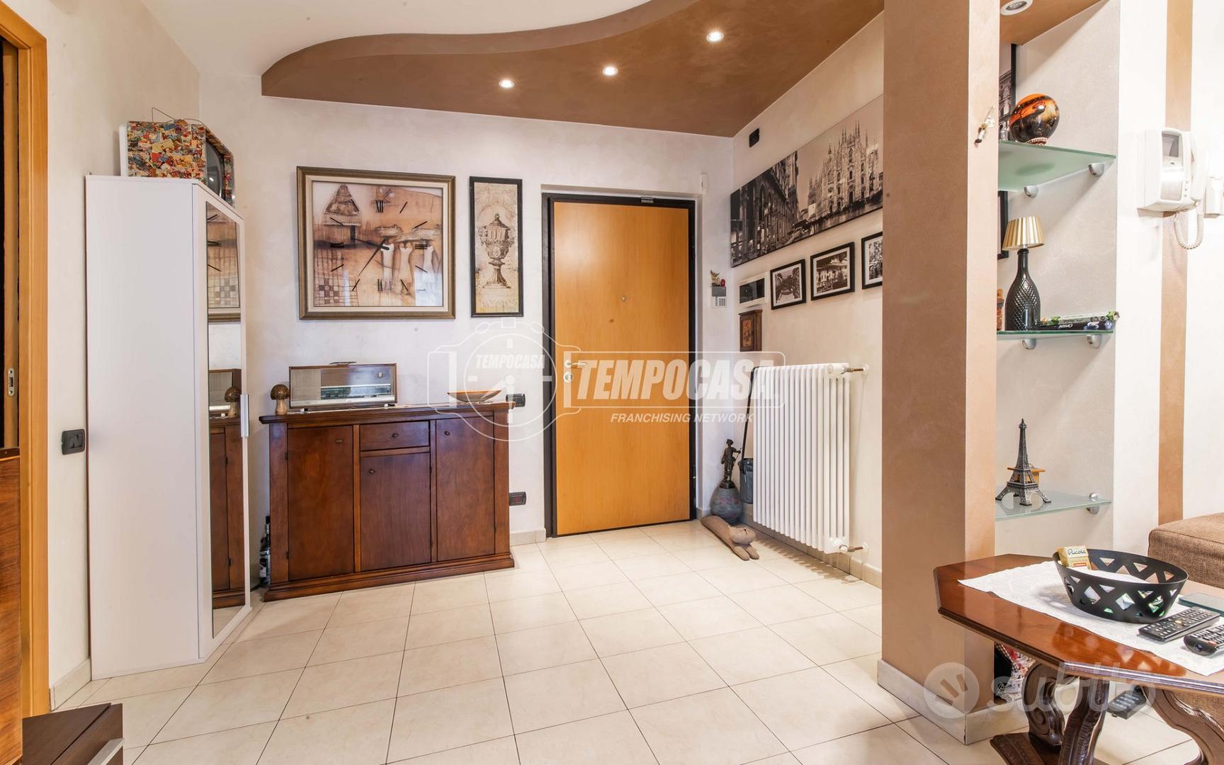 Ampio 3 locali con box e TERRAZZO !! - Altro