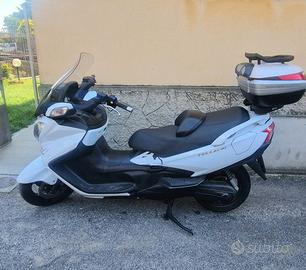 Suzuki Burgman 650
