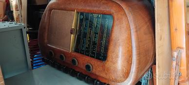 Radio MINERVA anni 30-40 ,Autarchica. Vintage