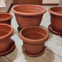 6 vasi e 10 sottovasi da terrazzo e/o giardino 