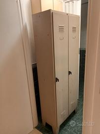 armadietto in metallo 