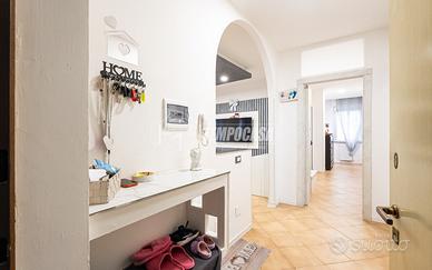 Appartamento a Solaro Via A.ROSMINI 3 locali