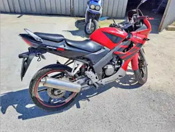 Vendo Honda CBR 125 r trattabile