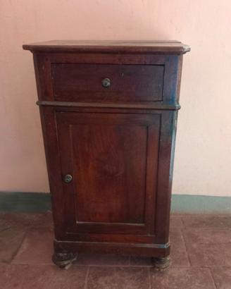 Comodino antico in legno