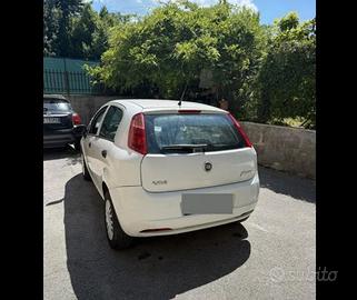 auto fiat punto metano 