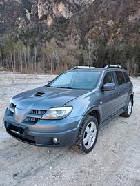 MITSUBISHI OUTLANDER TURBO 4WD