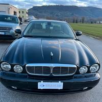 Jaguar XJ 2.7 D V6 cat Executive