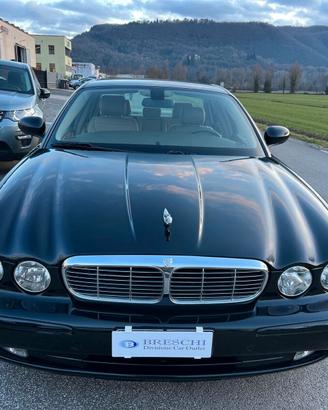 Jaguar XJ 2.7 D V6 cat Executive