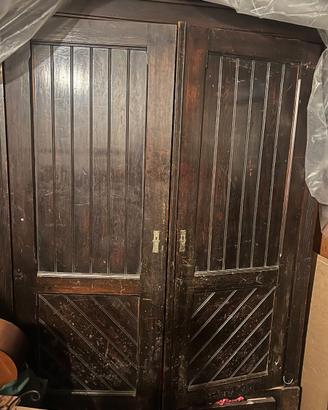 armadio antico in legno massell