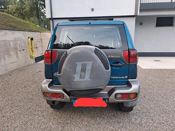 terrano 2 del 2001