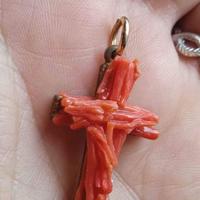 bracciale corallo rosso e ciondolo