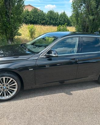 BMW 320 d xDrive Touring Luxury