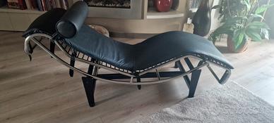 Chaise Long pelle nera e acciaio