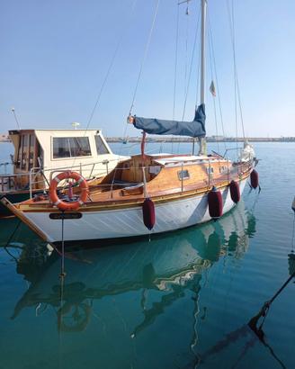 barca a vela  in legno per amatori