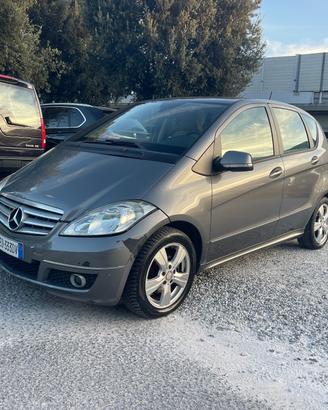 MERCEDES BENZ A 180 - AUTOMATICA - AVANTGARDE