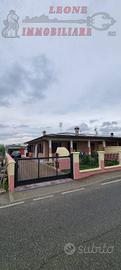 Villa di 200 m² con 4 locali e box auto a Spessa
