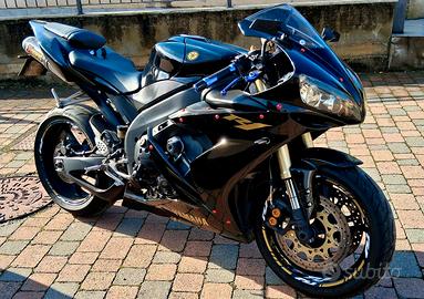 Yamaha r1 