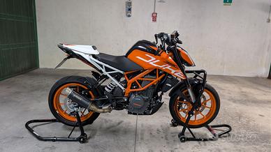 KTM Duke 390 2019 perfetta – 9.432 km – accessori
