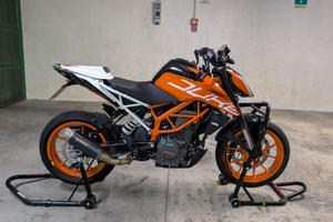 KTM Duke 390 2019 perfetta – 9.432 km – accessori