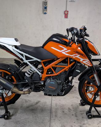 KTM Duke 390 2019 perfetta – 9.432 km – accessori
