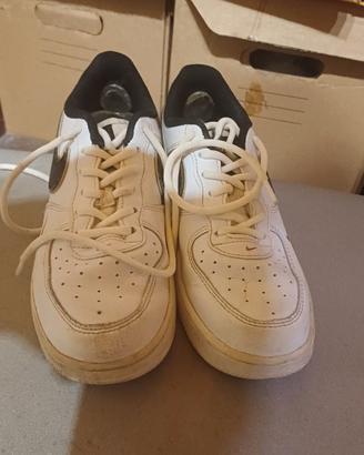 Nike air force one numero 33 anno 2025